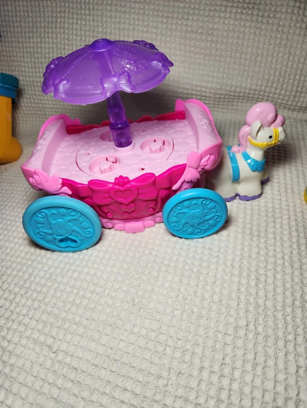 Fisher-Price Little People Disney Princess Musical Carousel Carriage W/ Figure